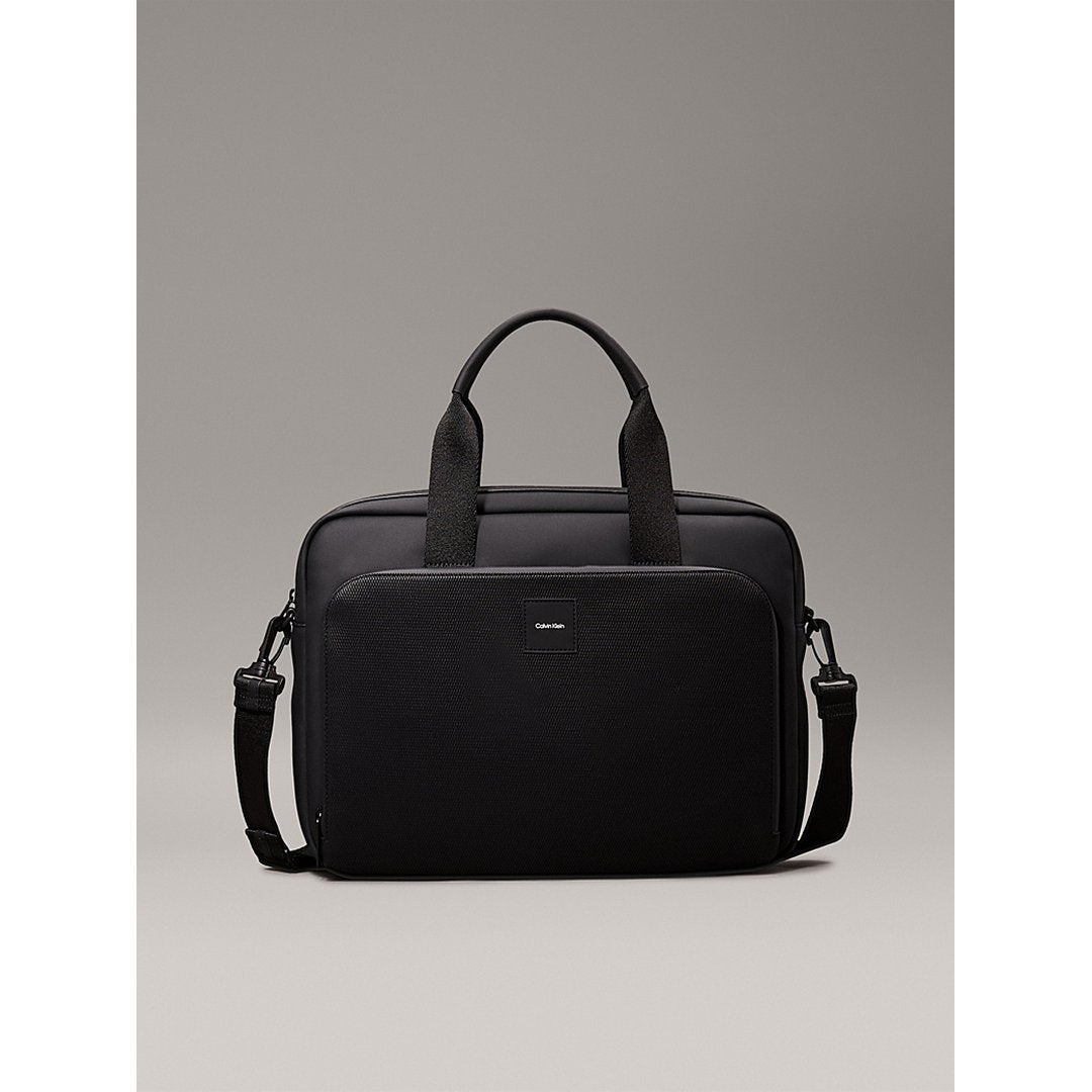 Ck Essential Laptop Bag Rub Black Rubberized / OS