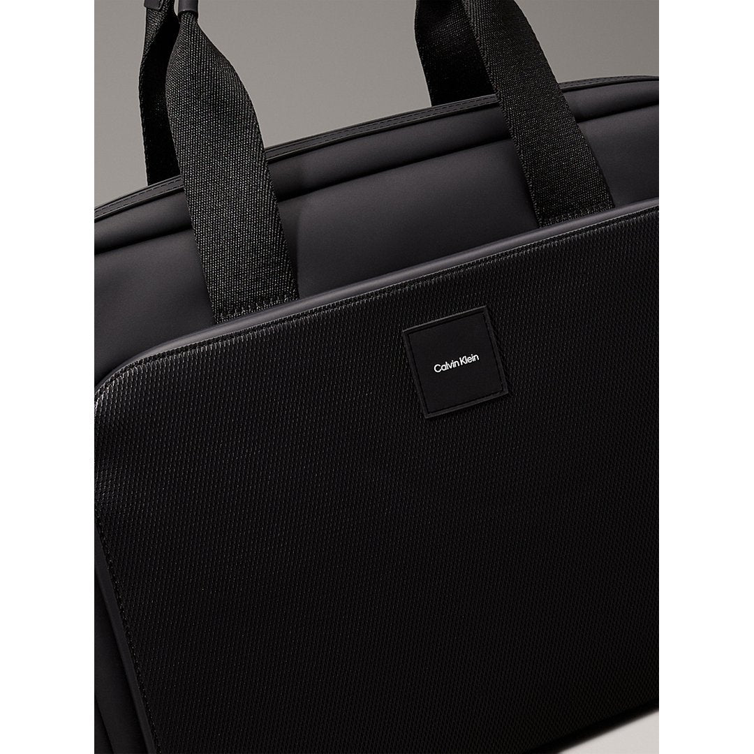 Ck Essential Laptop Bag Rub Black Rubberized / OS