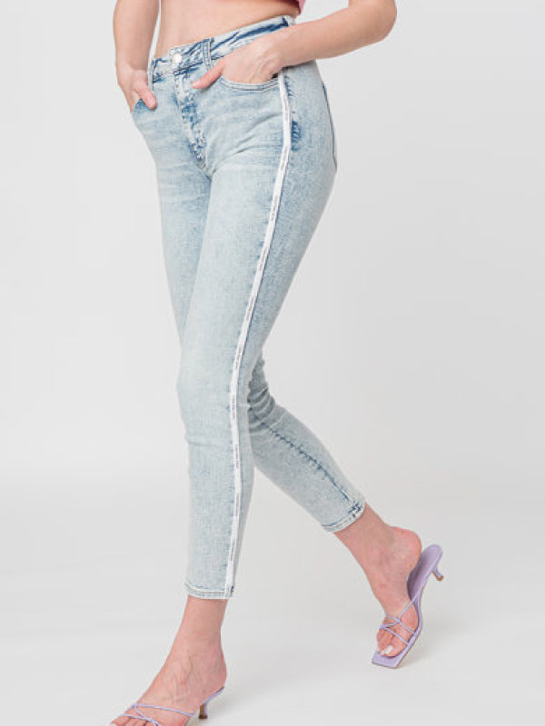 HIGH RISE SKINNY Denim Light / 3230