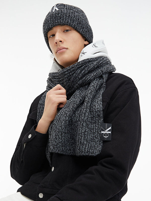 Oversize Label Scarf Black / OS