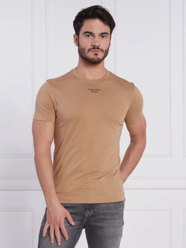 STACKED LOGO TEE Timeless Camel / L