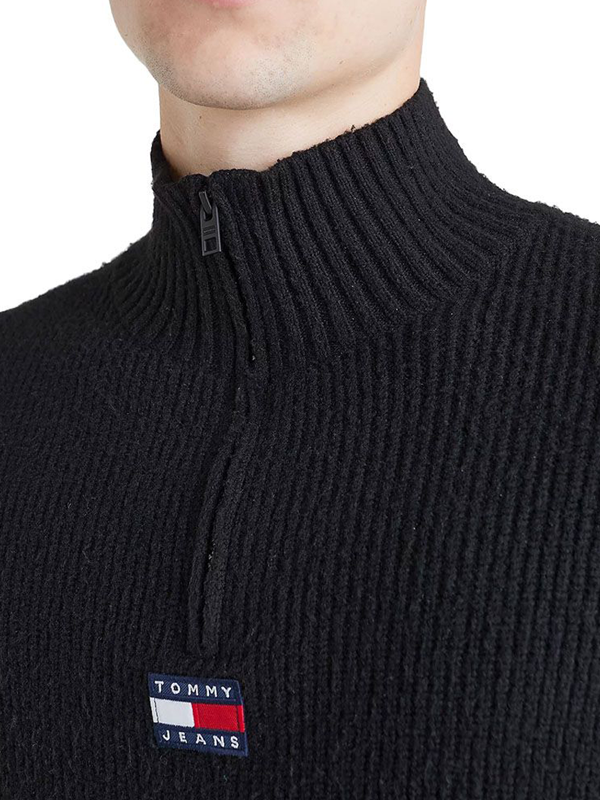 Tjm Rlxd Badge Zip Mock Neck Black / L