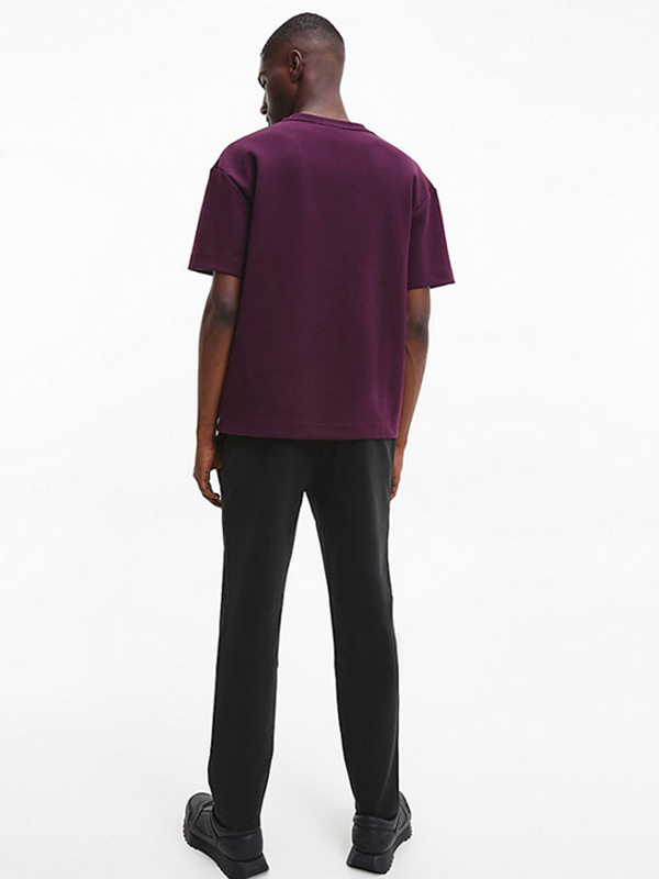 Embossed Graphic Comfort T-Shirt Passion Plum / L