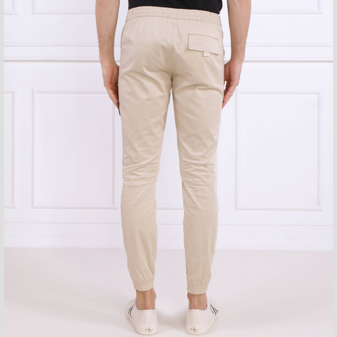 Monologo Badge Casual Chino Classic Beige / L