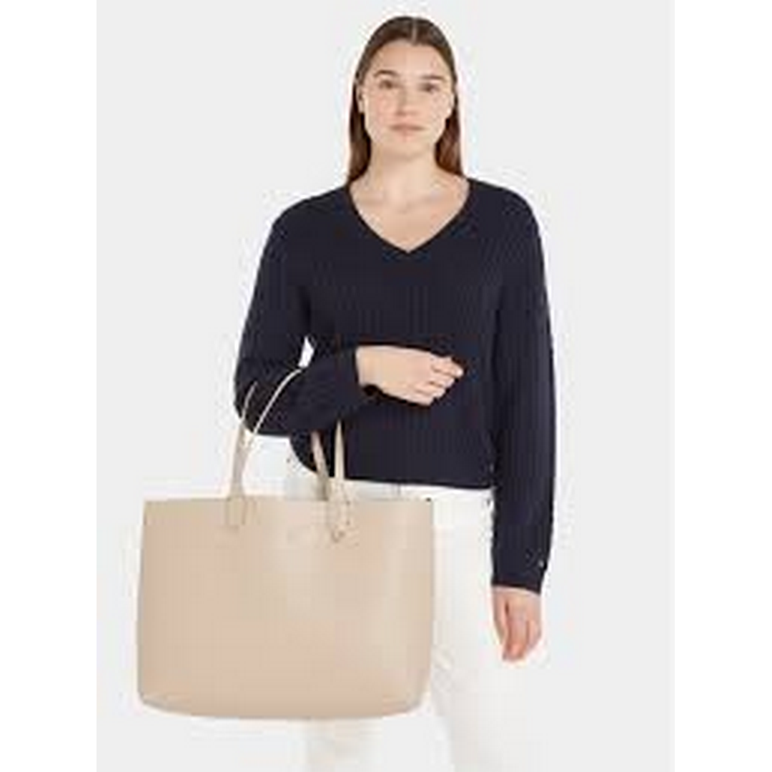 Iconic Tommy Tote Mo Merino / OS