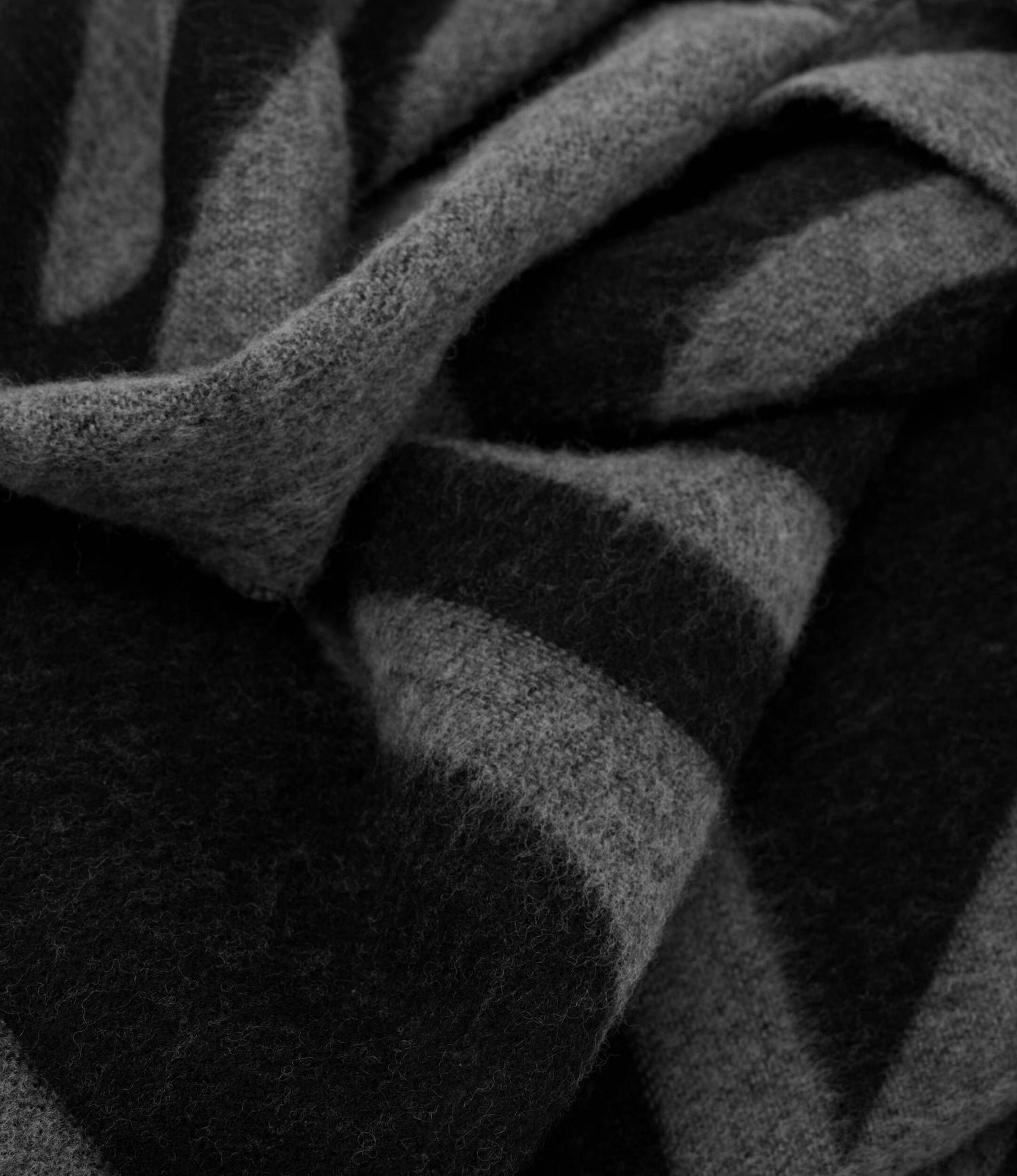 Dark Jacquard Scarf Ck Black / OS