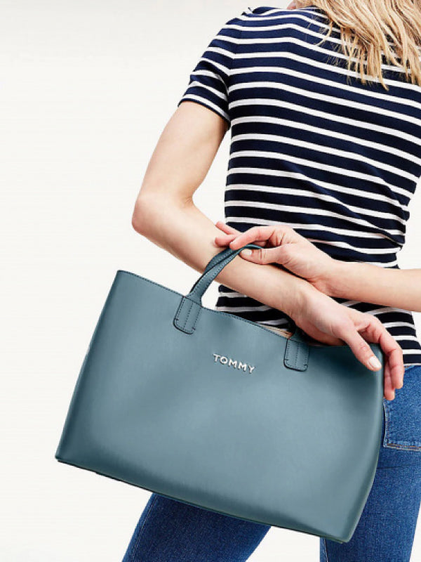 Iconic Tommy Satchel Charcoal Blue / OS