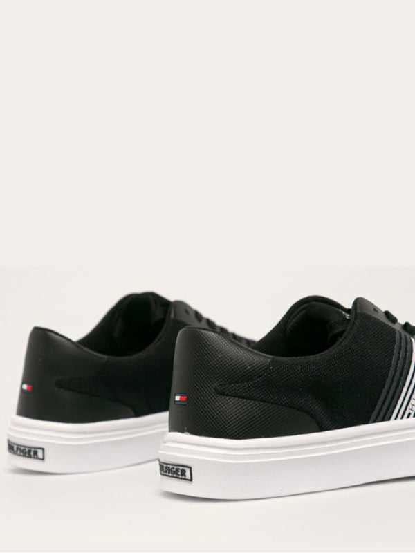 Lightweight Stripes Knit Sneaker Black / 42