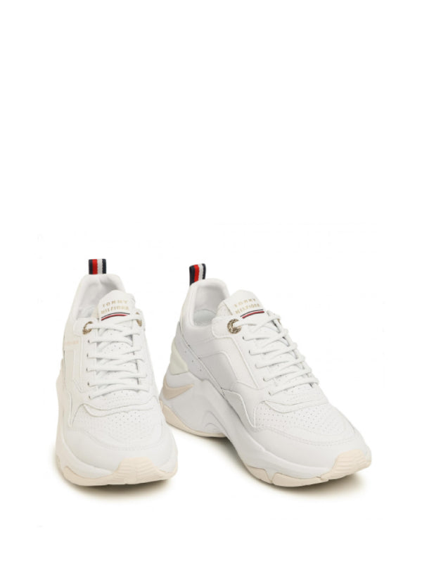 Feminine Internal Wedge Sneaker White / 36