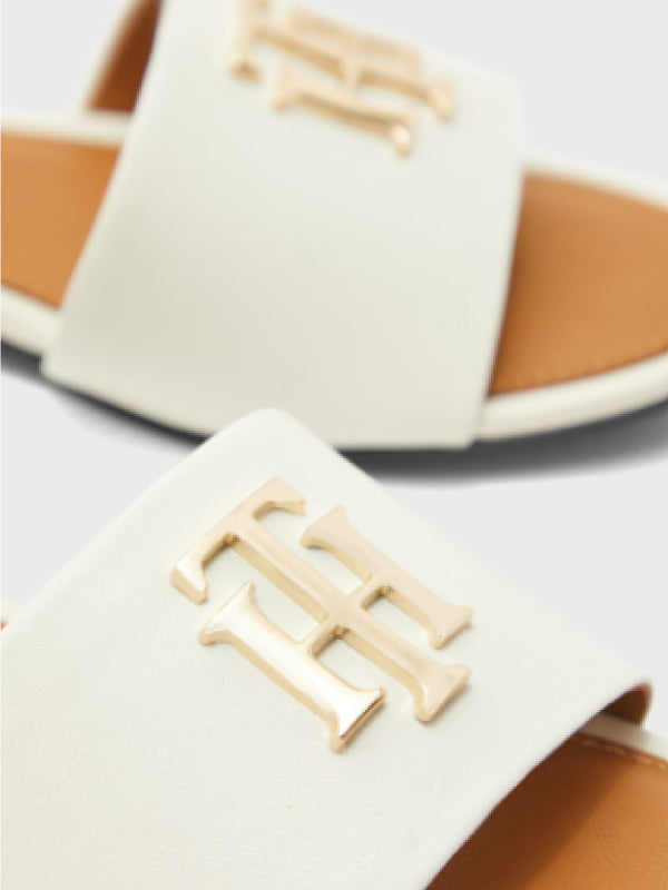 Th Hardware Flat Mule Ivory / 36