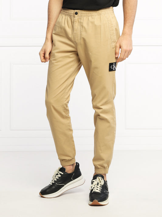 Monogram Badge Casua Tawny Sand / L