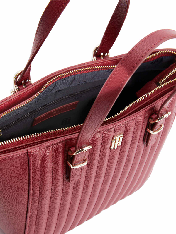 Th Timeless Small Tote Quilted Rouge / OS